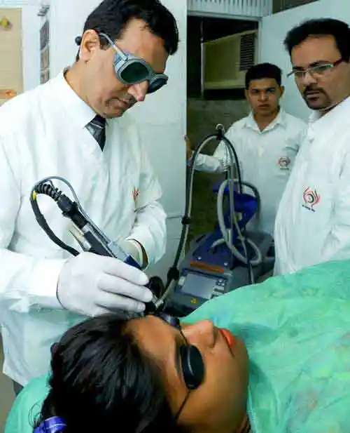 skin Treatmeny by skin doctor Navin Taneja Dermatologist Delhi