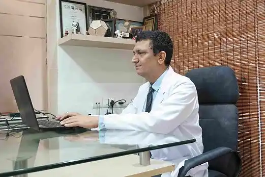 consult with skin doctor navin taneja india famous dermatologist in delhi